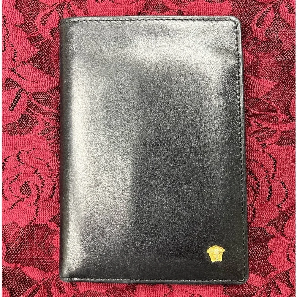 Gianni Versace Vintage La Medusa Black Pink Leather‎ Bi-Fold Wallet Cardholder